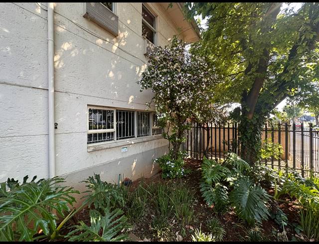 5,000M² BUSINESS CENTRE FOR SALE IN KEMPTON PARK CENTRAL